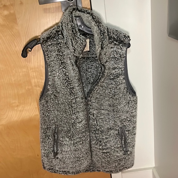 Gray Sherpa Vest - Picture 1 of 1